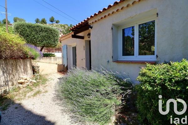 Maison 9 pièces de 195 m² à Roquevaire (13360)