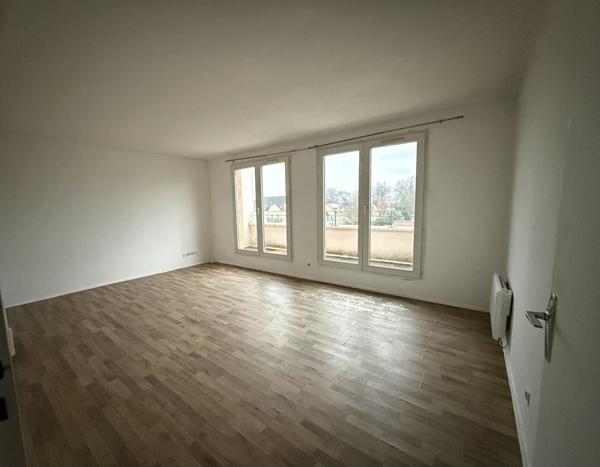 2 PIÈCES CENTRE LIEUSAINT 48.97 m2 - TERRASSE - 2 PARKINGS