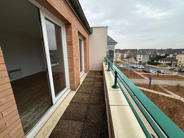 2 PIÈCES CENTRE LIEUSAINT 48.97 m2 - TERRASSE - 2 PARKINGS