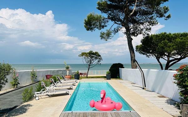 Maison à vendre    5 pièces •  La Flotte