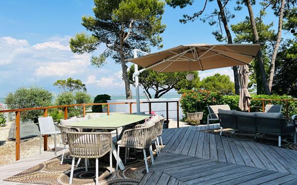 Maison à vendre    5 pièces •  La Flotte