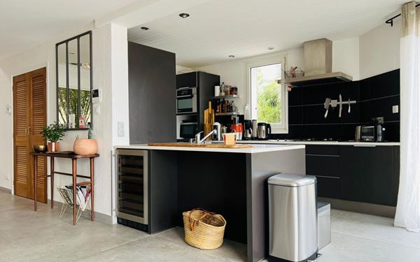 Maison à vendre    5 pièces •  La Flotte