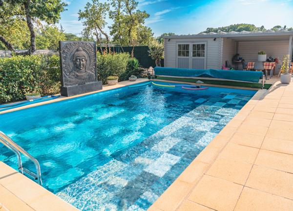Maison de prestige avec piscine, calme et charme assuré