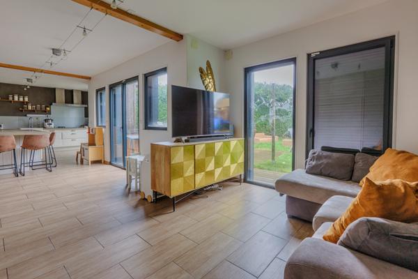 Maison
                                                                                                                                                                                                                                                                                                                        7 pièce(s)                                                                                                                                                                                                          4 chambre(s)                                                                                                                                                                                                          130  m²