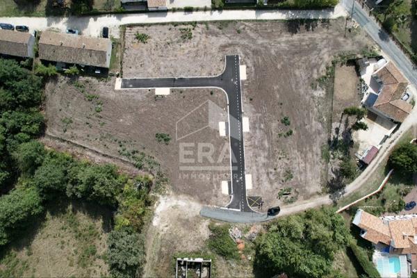 PROCHE CENTRE BREUILLET - TERRAIN VIABILISÉ