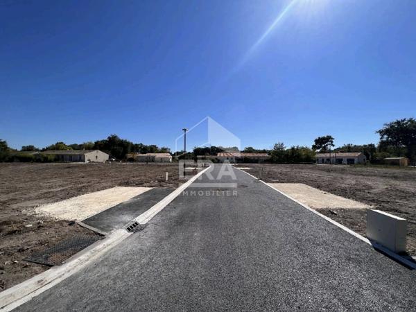 PROCHE CENTRE BREUILLET - TERRAIN VIABILISÉ