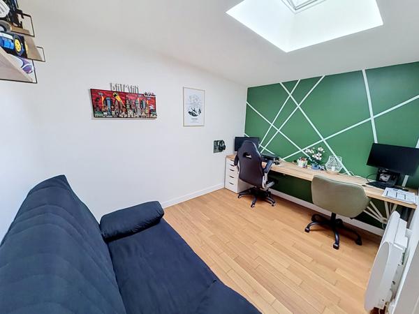Maison
         5 pièces
        - 137 m² Exclusivité 825 000 € *