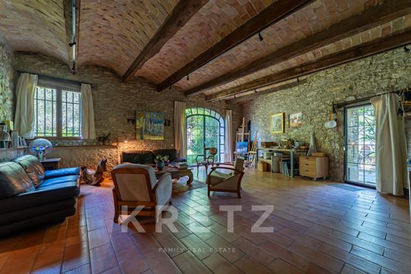 Demeure en pierre rénovée