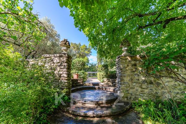 Demeure en pierre rénovée