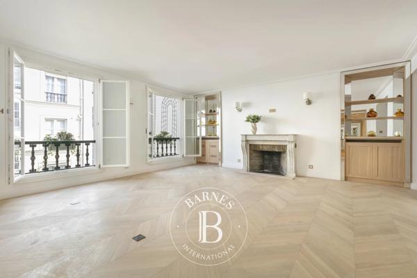 Paris 7ème, Appartement 2 Chambres -  135 m² à vendre