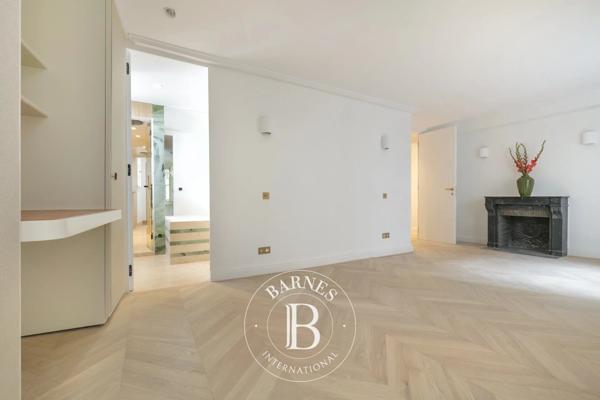 Paris 7ème, Appartement 2 Chambres -  135 m² à vendre