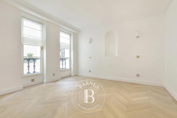 Paris 7ème, Appartement 2 Chambres -  135 m² à vendre