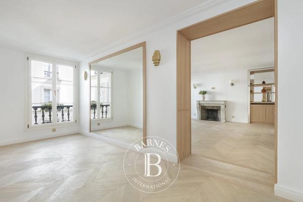 Paris 7ème, Appartement 2 Chambres -  135 m² à vendre