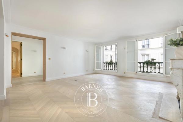 Paris 7ème, Appartement 2 Chambres -  135 m² à vendre
