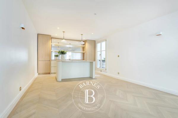 Paris 7ème, Appartement 2 Chambres -  135 m² à vendre