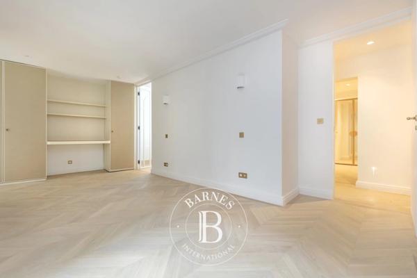 Paris 7ème, Appartement 2 Chambres -  135 m² à vendre