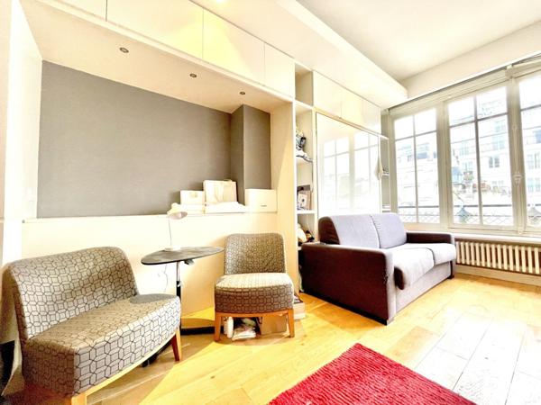 Studio 1 pièce de 33 m² à Paris (75008)