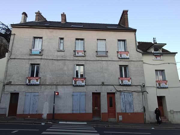 STUDIO 27M2 VENDU LOUE PROCHE QUARTIER TRIBUNAL