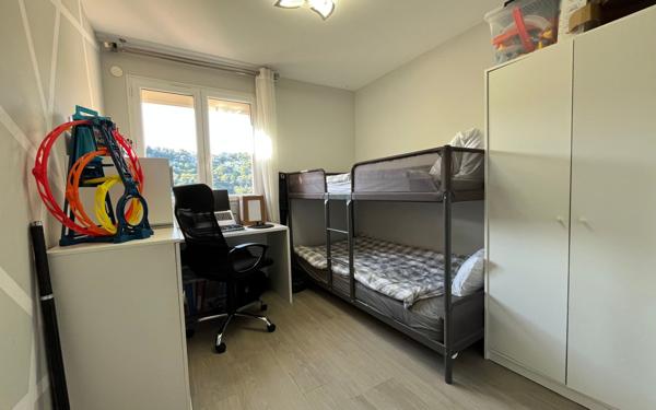 Appartement à vendre    4 pièces • 71 m2 Nice
