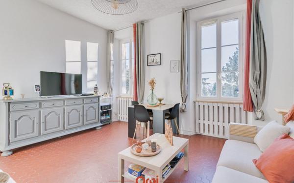 Appartement à vendre    3 pièces • 77,05 m2 Marseille 13