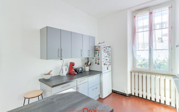 Appartement à vendre    3 pièces • 77,05 m2 Marseille 13