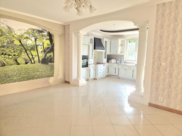 MAISON DE VILLE A SAISIR