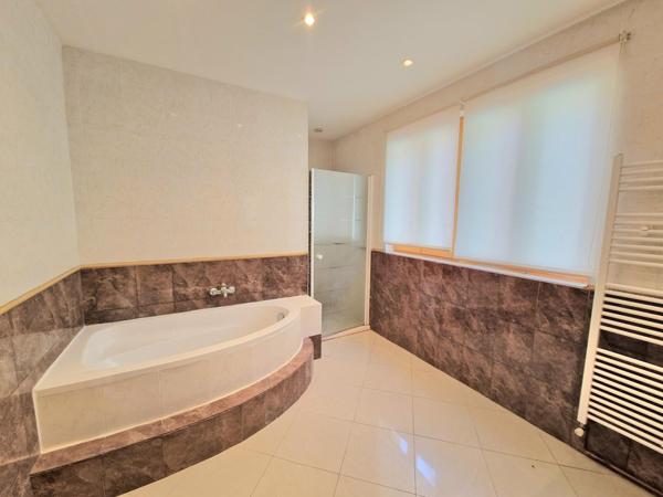 MAISON DE VILLE A SAISIR