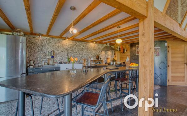 Maison à vendre    9 pièces • 200 m2 Alba-la-Romaine