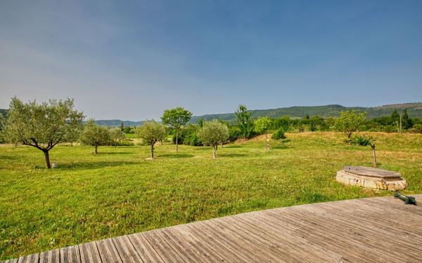 Maison à vendre    9 pièces • 200 m2 Alba-la-Romaine