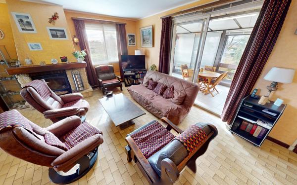 Maison à vendre    3 pièces • 81,50 m2 Saint-Genest-Lerpt