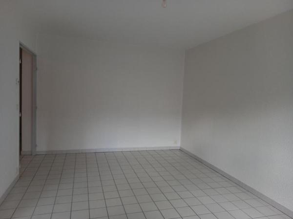 Appartement 2 pièces de 53 m² à St just st rambert