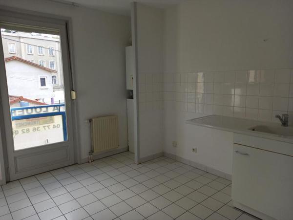 Appartement 2 pièces de 53 m² à St just st rambert