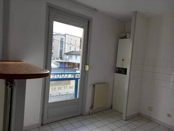 Appartement 2 pièces de 53 m² à St just st rambert