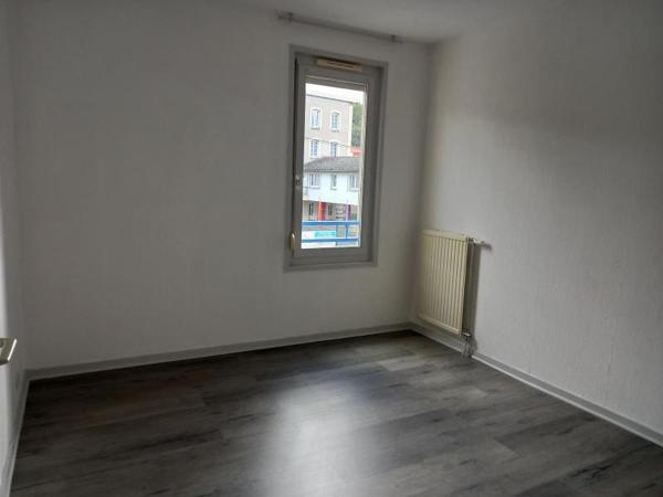 Appartement 2 pièces de 53 m² à St just st rambert