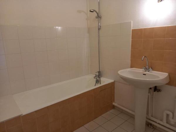 Appartement 2 pièces de 53 m² à St just st rambert