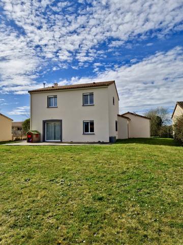 Fontaine-le-Comte (86240) Belle maison familiale proche bourg et tous commerce Fontaine le comte