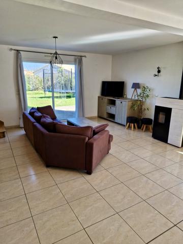 Fontaine-le-Comte (86240) Belle maison familiale proche bourg et tous commerce Fontaine le comte