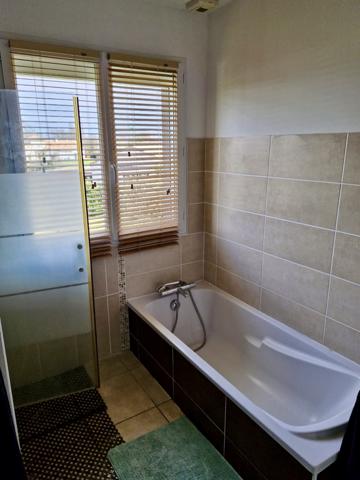 Fontaine-le-Comte (86240) Belle maison familiale proche bourg et tous commerce Fontaine le comte