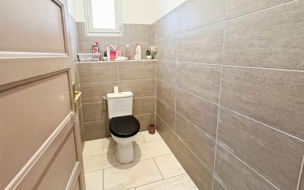 Immeuble à vendre    7 pièces • 157 m2 Valence