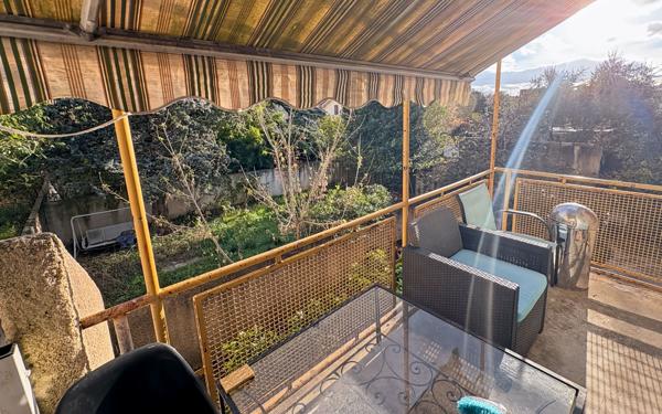 Immeuble à vendre    7 pièces • 157 m2 Valence