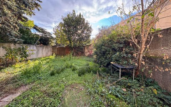 Immeuble à vendre    7 pièces • 157 m2 Valence