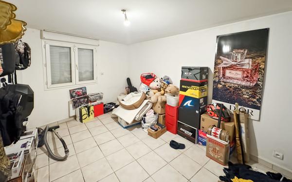 Immeuble à vendre    7 pièces • 157 m2 Valence