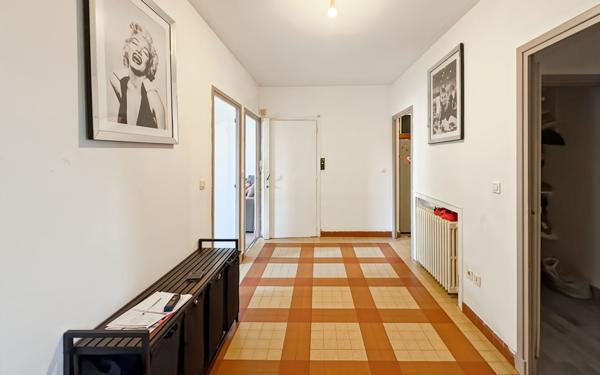 Immeuble à vendre    7 pièces • 157 m2 Valence