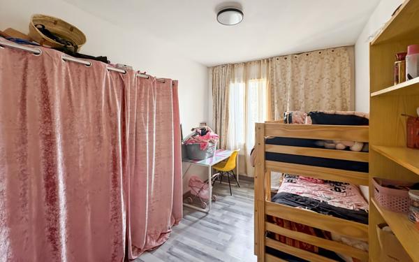 Immeuble à vendre    7 pièces • 157 m2 Valence