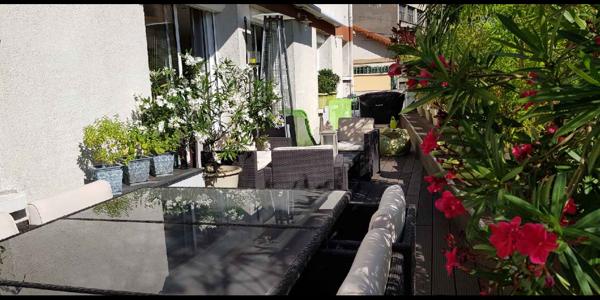 Saint-Étienne 42000 secteur CHATEAUCREUX Appartement T4 de 120 m² 3 chambres terrasse garage et cave