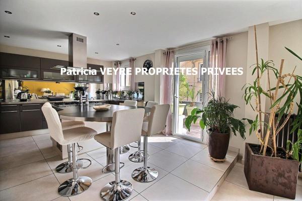 Saint-Étienne 42000 secteur CHATEAUCREUX Appartement T4 de 120 m² 3 chambres terrasse garage et cave