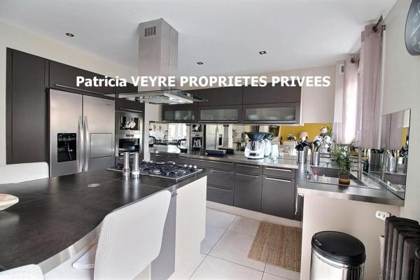 Saint-Étienne 42000 secteur CHATEAUCREUX Appartement T4 de 120 m² 3 chambres terrasse garage et cave