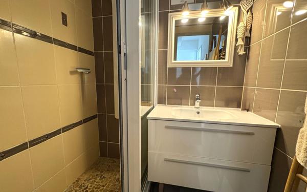 Appartement à vendre    3 pièces • 46,81 m2 Saint-François