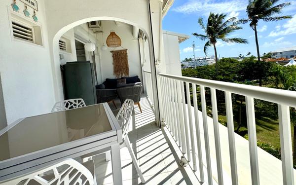 Appartement à vendre    3 pièces • 46,81 m2 Saint-François