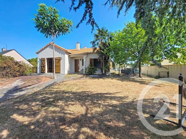 Maison à vendre  10 pièces - 205 m 2   MONTREVAULT SUR EVRE  - 49